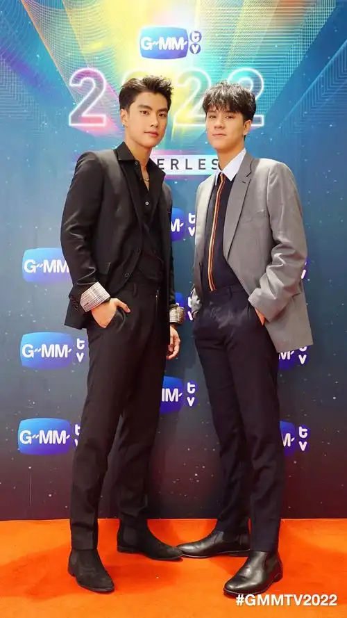 来了来双人合照