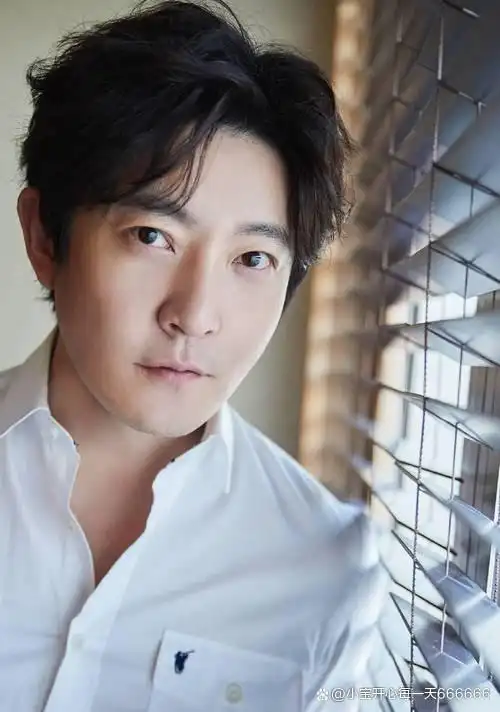 说起郭京飞,大家都知道是个非常优秀的男演员,出演过很多让人难忘的