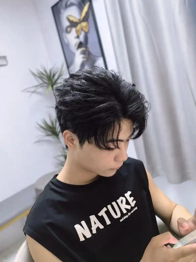 男生长款微分(遮眼刘海也能帅气十足)#男生烫发发型推荐 #易 - 抖音