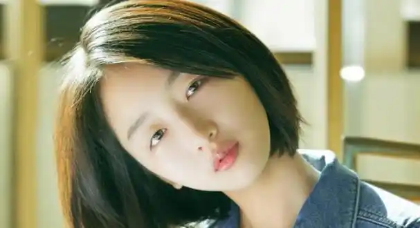 看了周冬雨高中的照片,终于理解为何她被张艺谋相中了,太水灵了