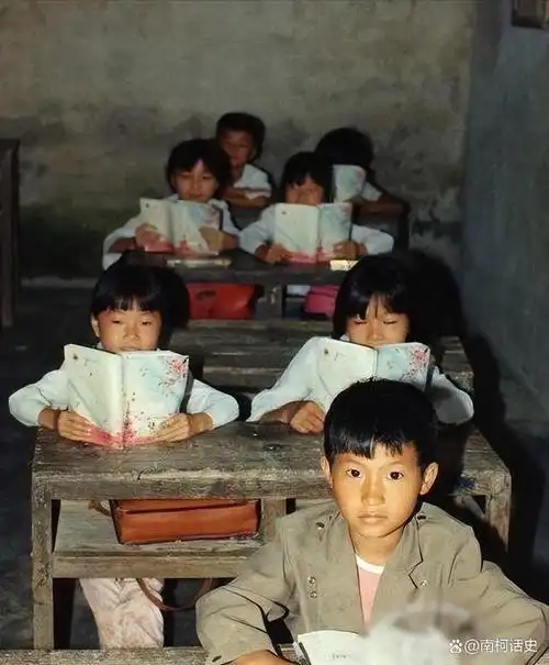 中国真实老照片:只有70,80后才能得看懂,可惜已经回不去了