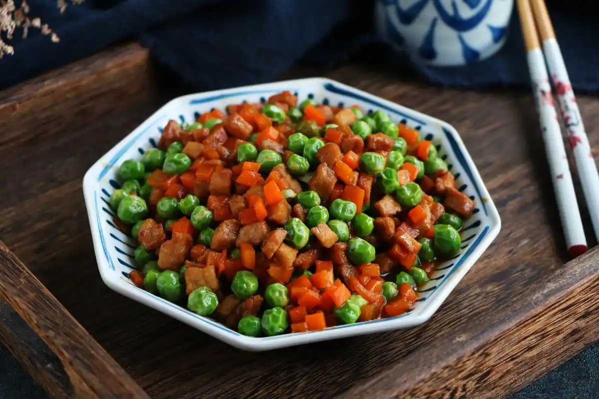 美味可口的家常小炒,颜色丰富颜值高,脆嫩交织超解馋,特好吃