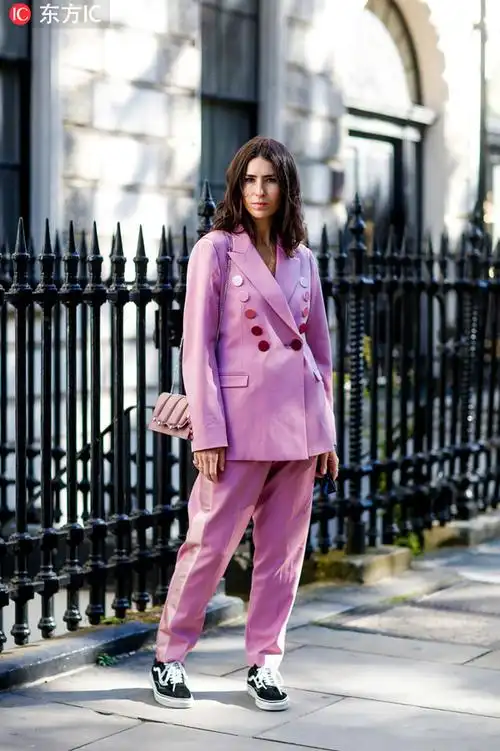 数码后期穿上粉色西装 收下来自情人节的"甜蜜暴击"