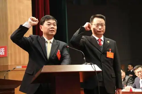 选举张利华为阜宁县人民政府县长,选举丁益钧为阜宁县人民法院院长