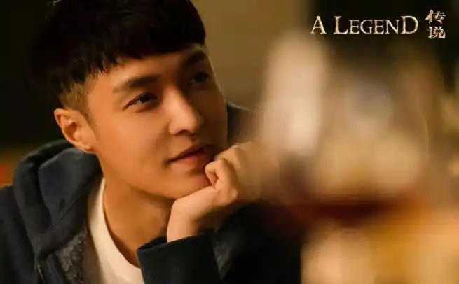 张艺兴撑脸笑颜##张艺兴传说锅盖头造型