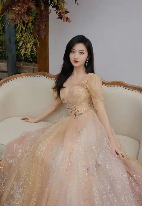 被评价是不红体质,景甜意外翻红,为什么冷门剧有奇效?_成功_机会_资本