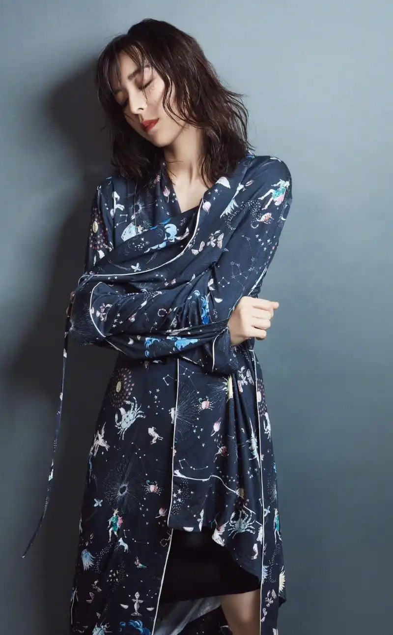 张静初时尚大片,美人如初,美人如玉,太撩人了