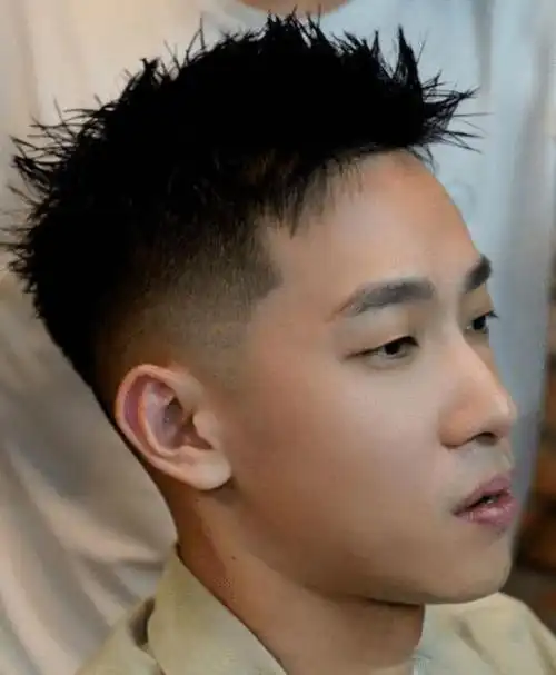 2022男生清爽短碎发,清爽干净的阳光男孩_发型造型_宝妈时尚生活网