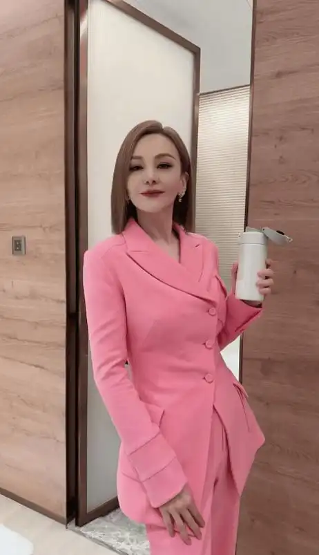 30岁给林心如当妈,凭"雪姨"一战成名,今53岁活的像30岁