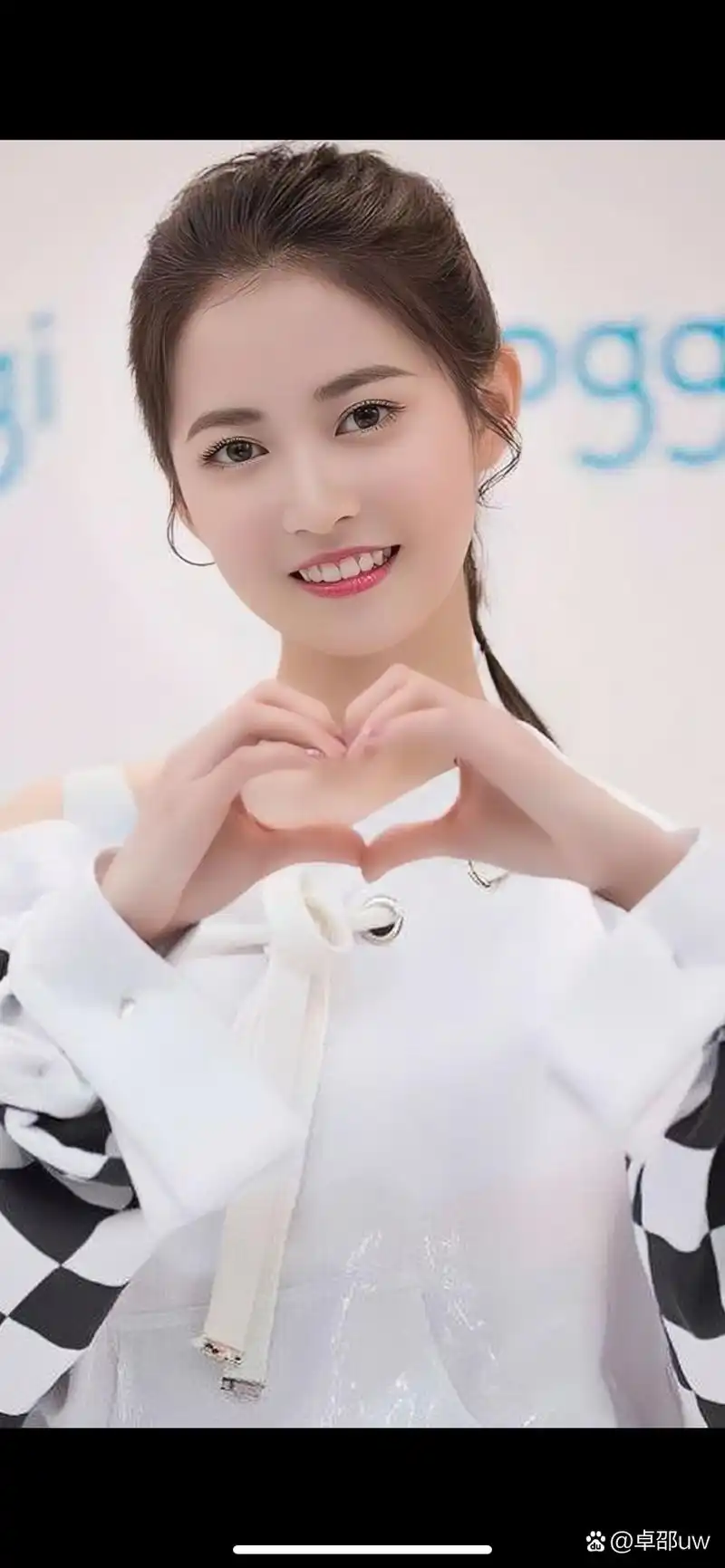 陈钰琪:不仅外表清纯,干净利落.更有一种内在的优雅.