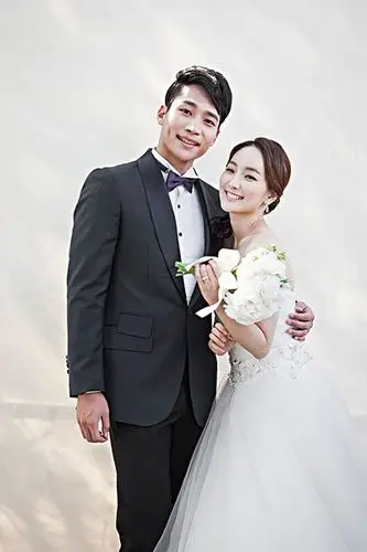 新郎,新娘,亲密,一起,凝视,向前,微笑