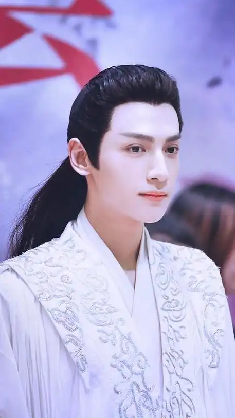 陈晓眉清目秀,邓为美帅,而他的气质很难超越