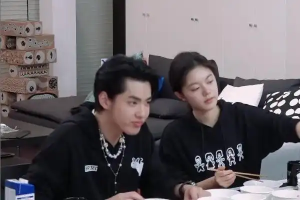 吴亦凡的小心思,妹妹早就看穿了,赵今麦:我要离凡哥远一点!