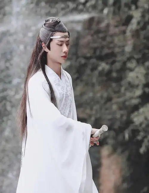 让王一博走红的《陈情令》蓝忘机这一角色至今都是很多人心中的白月光