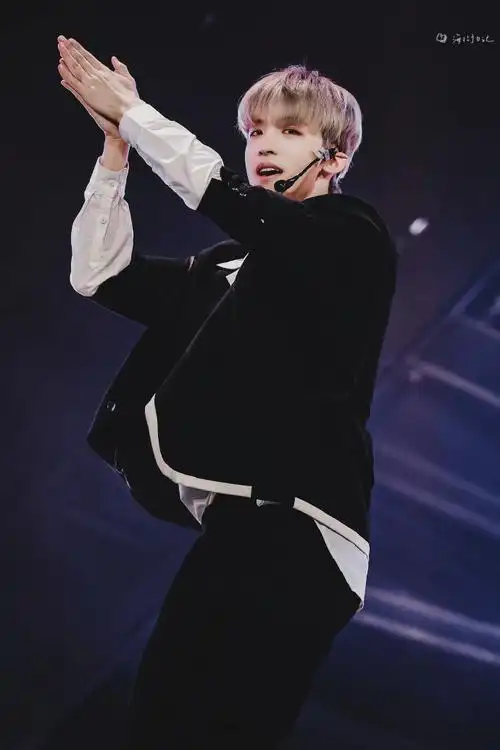 常华森银发造型