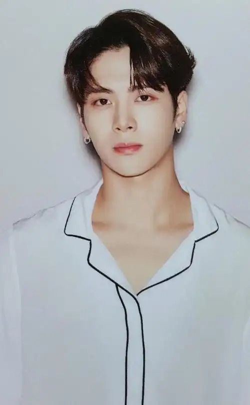 "王嘉尔坦言职业转变:志在幕后,音乐梦想不止步!