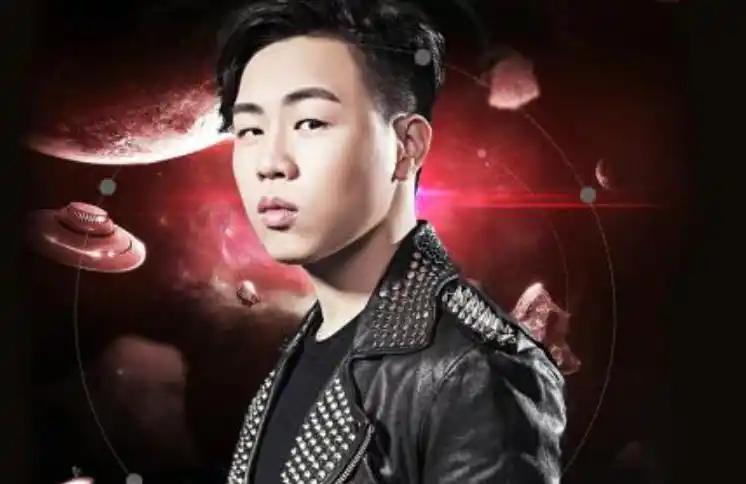 q2:胡彦斌爱妈妈的哪些暖心举动让人泪奔?