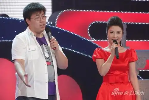 歌唱家刘媛媛与大学生《甜蜜蜜》对唱情歌(图)