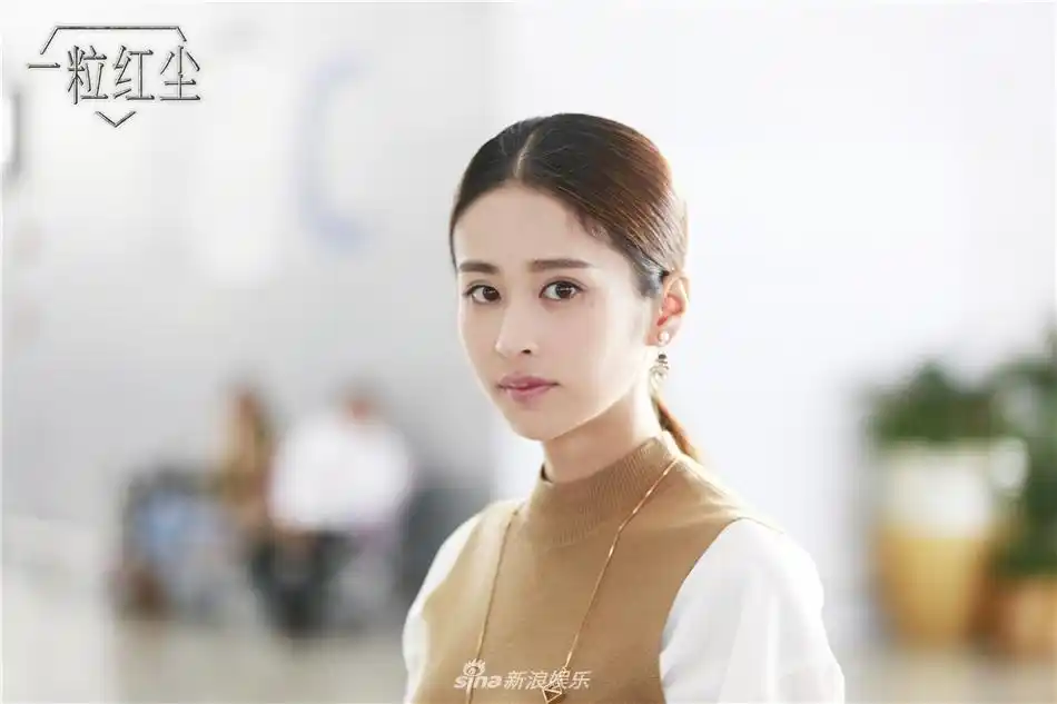 组图:《一粒红尘》颖儿化解危机 细节流露恋爱少女心