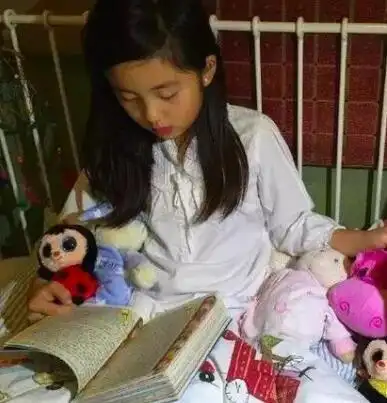 成绩突出,有点忧郁,黄多多疑似被同学爆料,有格局的孩子不一般