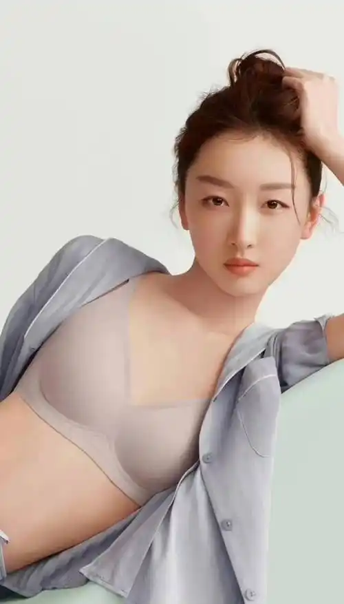 她"身材一般",却能代言内衣品牌,谁敢不满意?_王菲_周冬雨_女性