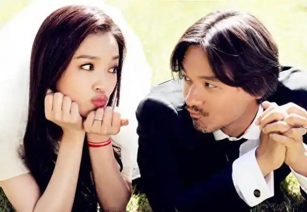 冯德伦:和莫文蔚分手,苦等17年终于娶到舒淇,50岁仍是