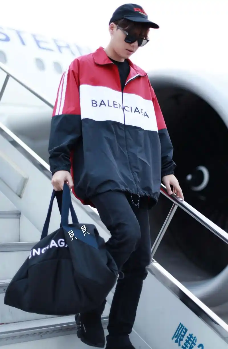 李易峰机场照,wuli峰峰好帅啊!有没有帅到你呢?