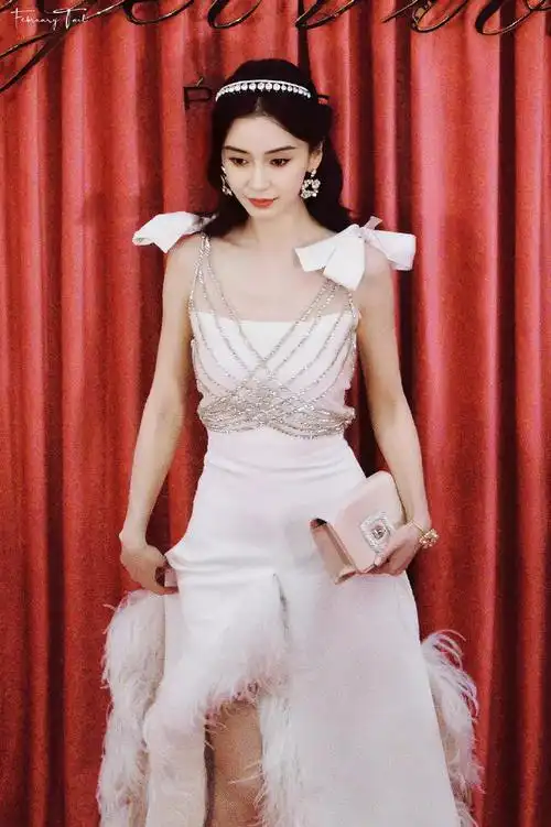 杨颖白色公主裙造型##杨颖公主裙造型