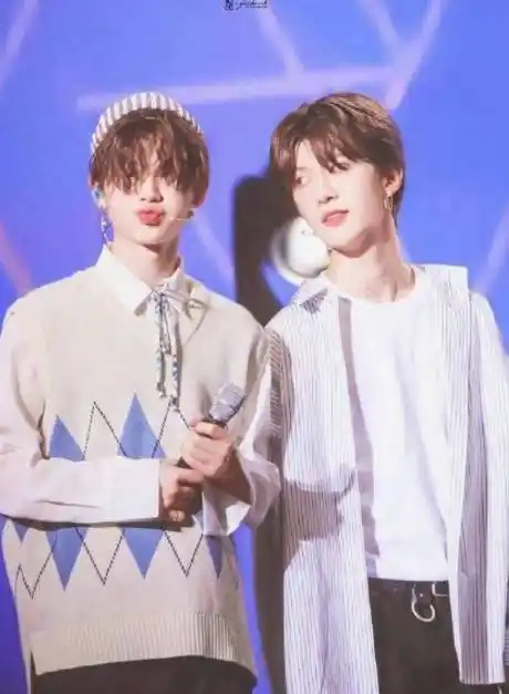 黄明昊范丞丞图片