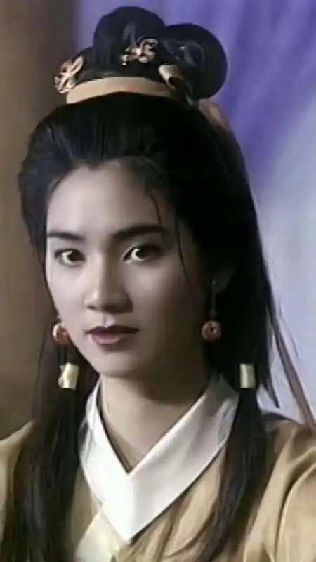 年轻时的洪欣可是香港有名的美人,洪欣出道时便以美貌著称!-度小视