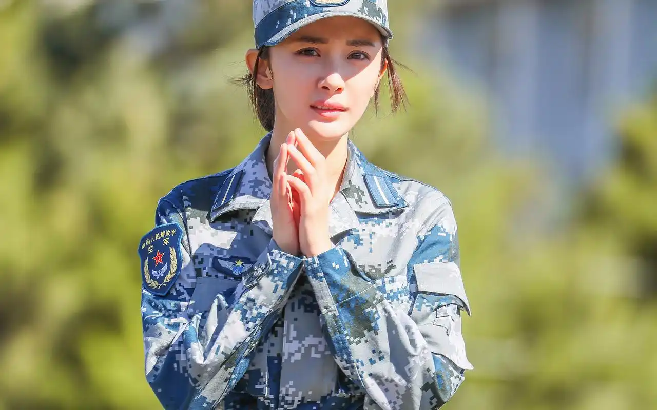 杨幂《真正男子汉》高清图片合集桌面壁纸