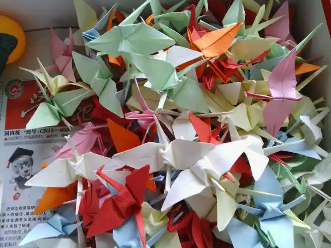 美丽的千纸鹤图片饰品折纸千纸鹤纸鹤