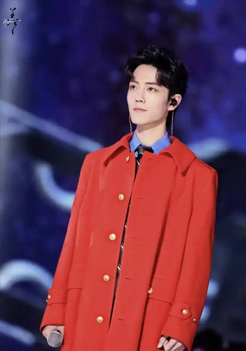 肖战 #肖战余生请多指教 #肖战顺顺利利  是穿着红披风的 - 兑趑