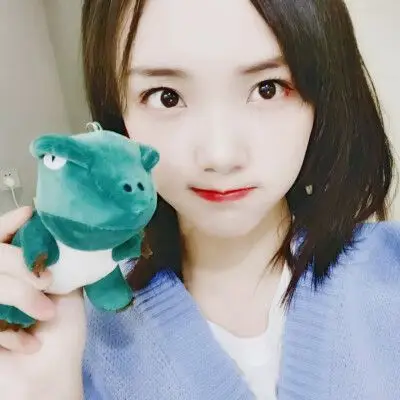 吕小雨自调头像