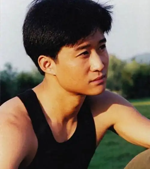 吴京:拍爱国电影走红后不忘初心,背后离不开家人的支持