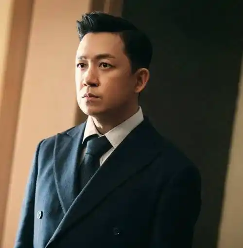 秦昊新剧接连播出,潘粤明三部戏播出,70后男演员的春天来了_角色_观众