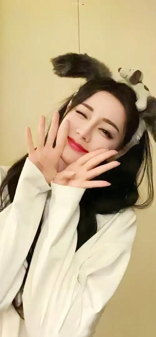 迪丽热巴最美的石榴花特效