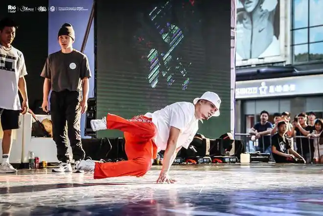 r16国际街舞大赛贵州区赛完美收官黑马贵州gzbro爆冷夺冠晋级