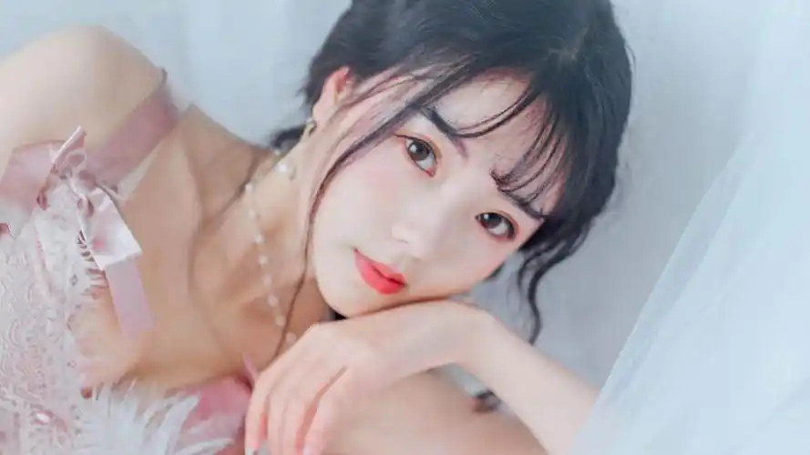 性感红唇美女图片桌面电脑壁纸高清大图预览1920x1080_美女壁纸下载