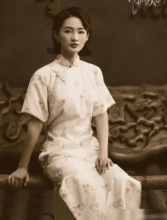 李沁饰演林徽因,民国旗袍装很有韵味,书卷气满满!