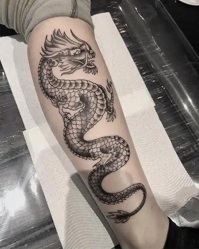 小臂黑灰龙纹身图案