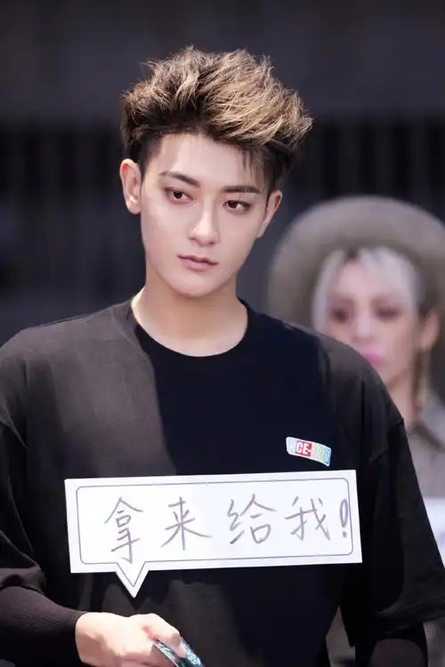 综艺之神再度降临,"比较可爱"的黄子韬@ace-youngkingyoungboss又将