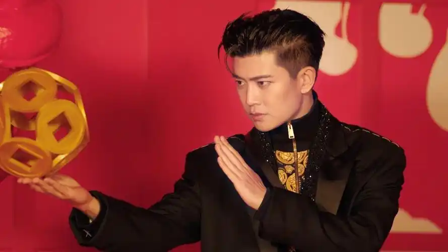 versace 2021中国新年系列(任嘉伦|潘浩文)