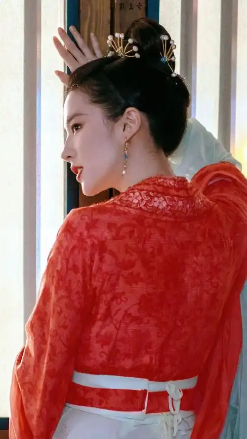 刘亦菲#刘亦菲红衣战神!哪个造型最让你怦然心动?@刘亦菲