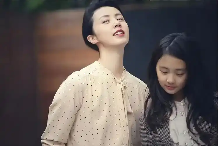 黄磊妻子吐槽自己变老,皱纹白发一样都不能少,自然老去依然很美