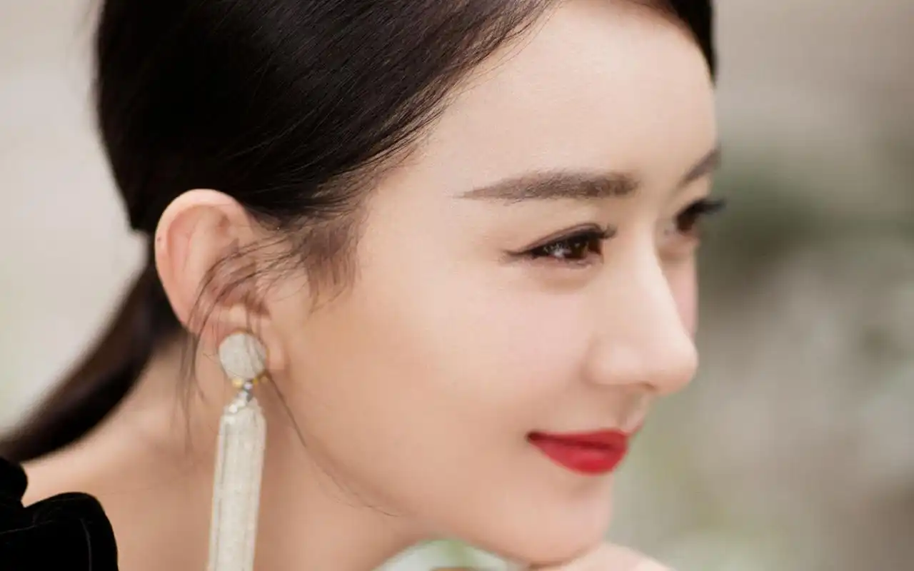 赵丽颖典雅迷人写真桌面壁纸