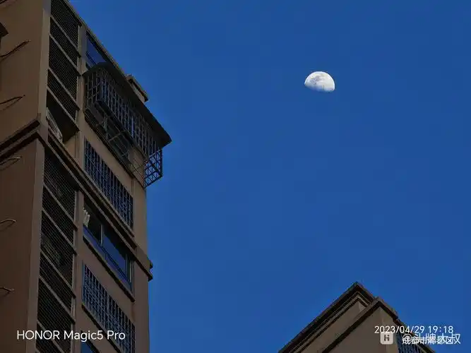 10倍变焦拍月亮-荣耀俱乐部