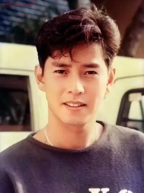 张国荣谭咏麟(与张国荣合影太珍贵)