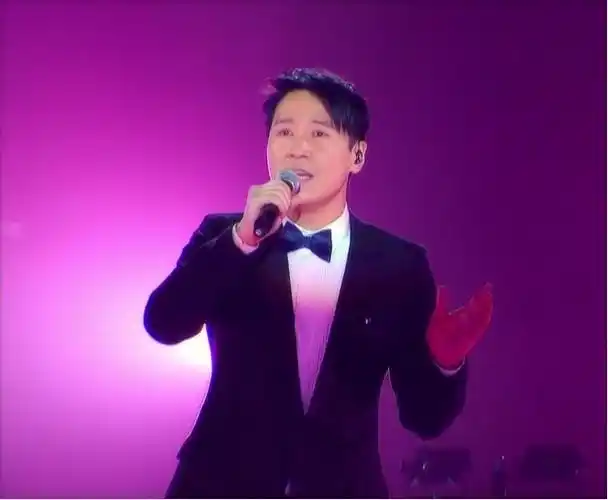 刚刚抢到了「黎明stage on 8演唱会2024」的会员预售票!