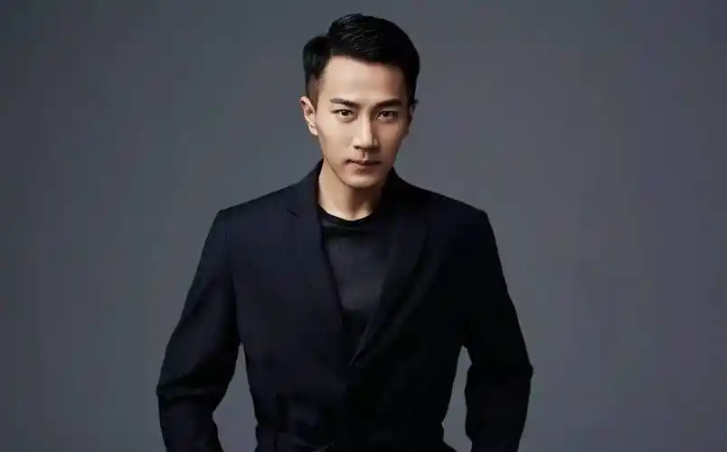 刘恺威爆瘦,与杨幂结束婚姻关系后,发展越来越差.